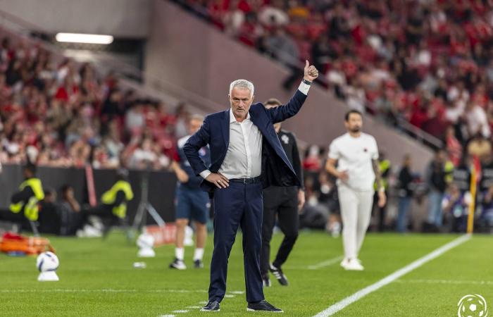 عودة
      مورينيو
      إلى
      ريال
      مدريد
      مغامرة
      أم
      حل
      لمشكلات
      الفريق؟