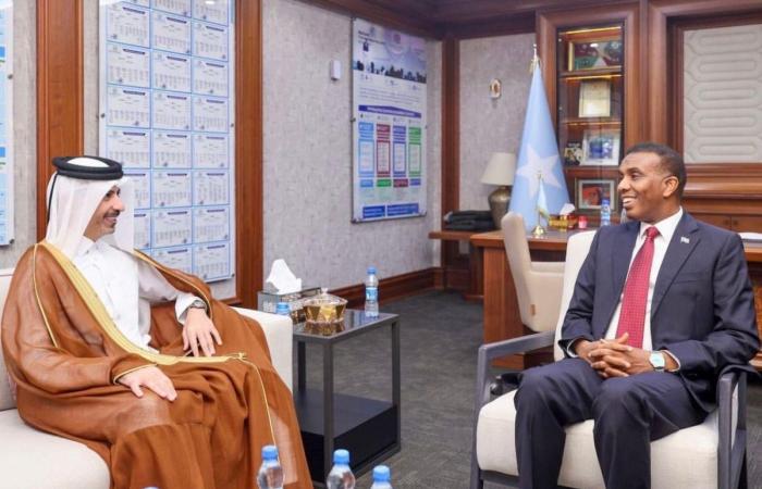 رئيس الوزراء الصومالي يجتمع مع سفير قطر