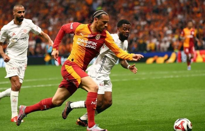 جلطة سراي يتوج بلقب الدوري التركي للمرة الرابعة تواليا