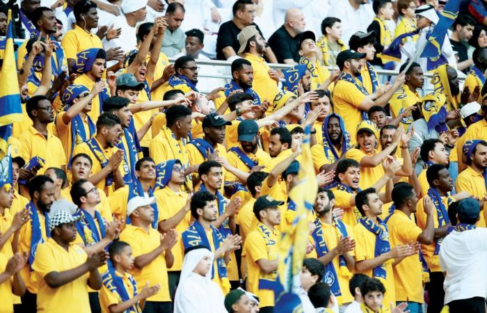 الجماهير رسمت لوحة الوفاء في ليلة أغلى الكؤوس.. عرس كرنفالي في خليفة المونديالي