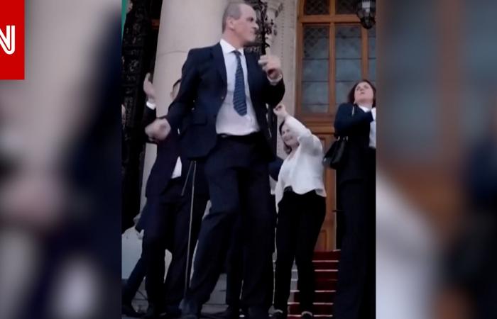 متابعة: "حقق شهرة واسعة".. السياسي الراقص في المجر يعود بفيديو جديد