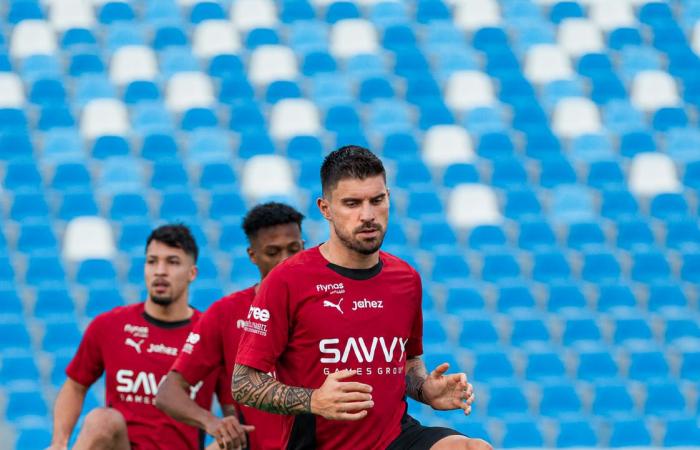 ديربيات
      الهلال
      والنصر...
      سطوة
      زرقاء
      بـ«الأرقام»