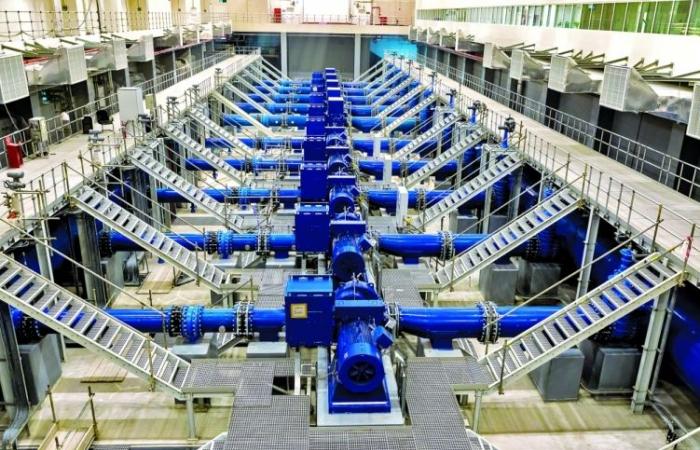 طولها يساوي ربع محيط الأرض.. بالأرقام: قطر توفر شبكة مياه عالية الكفاءة وأكبر خزانات استراتيجية في العالم