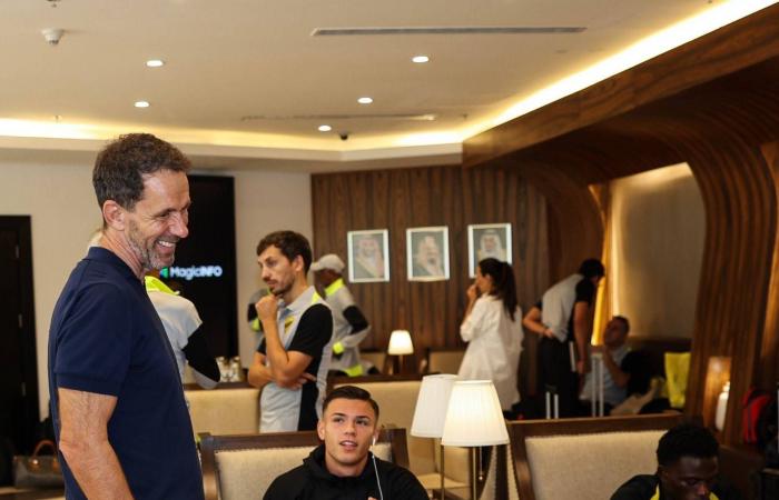 مهدي
      بن
      عطية
      مرشح
      لمنصب
      المدير
      الرياضي
      في
      نادي
      الاتحاد