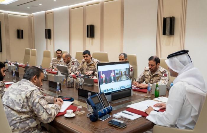 نائب رئيس مجلس الوزراء ووزير الدولة لشؤون الدفاع يشارك في اجتماع المهمة العسكرية متعددة الجنسيات في مضيق هرمز