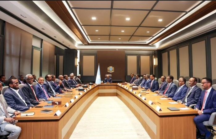 الحوثيون
      يفرضون
      رقابة
      أمنية
      على
      الحي
      القديم
      في
      إب