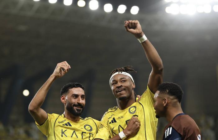 معركة
      لقب
      الدوري
      السعودي:
      تعادل
      مجنون
      يؤجل
      حسم
      الذهب