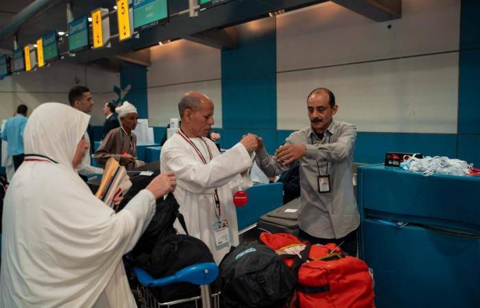 تأشيرة
      رقمية
      فورية
      بمطار
      القاهرة
      لتسهيل
      دخول
      السياح
