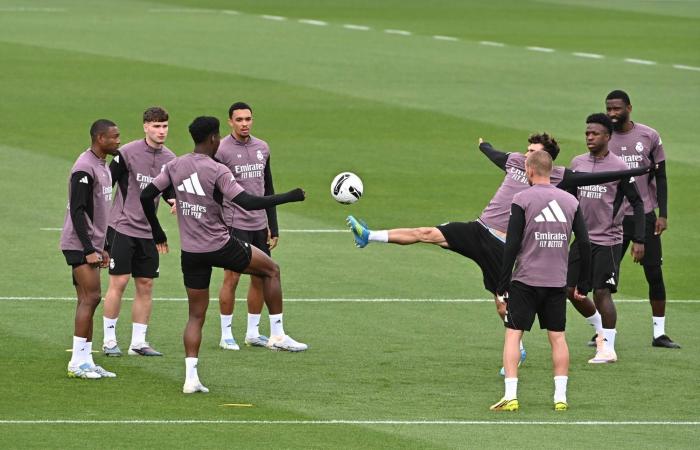 الدوري
      الإسباني:
      إشبيلية
      يعزز
      حظوظه
      في
      البقاء
      بثلاثية