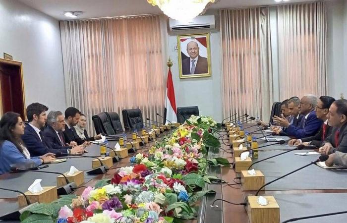 اليمن
      يعزز
      شراكاته
      الدولية
      لدعم
      التنمية
      والاستقرار
      والخدمات