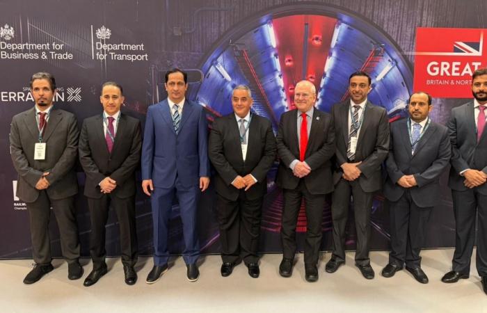 وزارة المواصلات تشارك في مؤتمر ومعرض السكك الحديدية UK Rail 2026 في بريطانيا