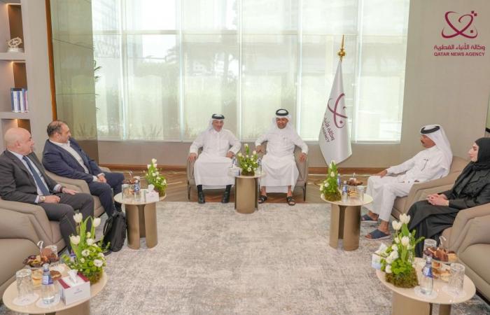 المدير العام لوكالة الأنباء القطرية يجتمع مع الرئيس التنفيذي للمدينة الإعلامية - قطر