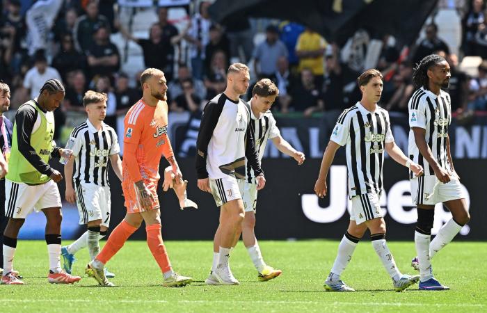 «الدوري
      الإيطالي»:
      هيلاس
      فيرونا
      يتعادل
      مع
      إنتر
      ميلان