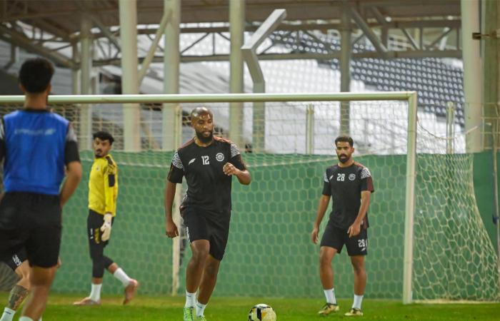 «البلاي
      أوف»
      ينطلق
      الاثنين...
      مَن
      يحسم
      ورقة
      الصعود
      إلى
      الدوري
      السعودي
      للمحترفين؟