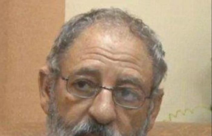 ليبيا:
      براءة
      السنوسي
      من
      «قمع
      متظاهري
      فبراير»
      وإسقاط
      التهمة
      عن
      سيف
      القذافي
