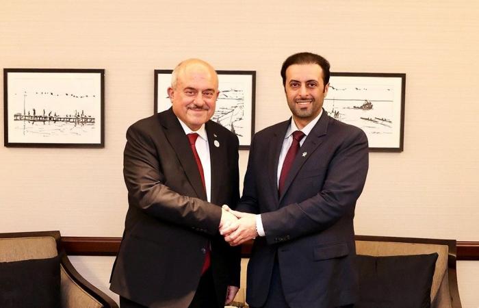 وزير البلدية يجتمع مع عدد من الوزراء المشاركين في المنتدى الحضري العالمي بأذربيجان