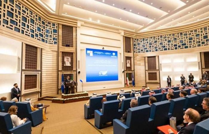 مسلح
      يقتل
      4
      أشخاص
      في
      جنوب
      تركيا
      ويصيب
      8
      آخرين