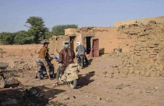 الجيش
      المالي
      يعلن
      تحييد
      «عدة»
      إرهابيين
      قرب
      منجم
      للذهب