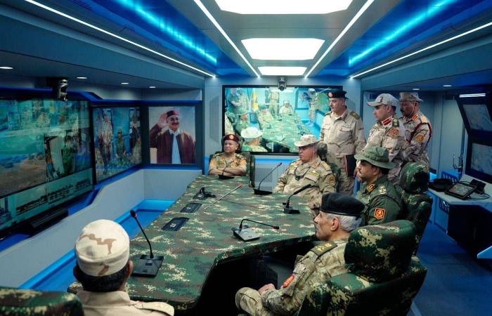ليبيا:
      حفتر
      يُطلق
      مناورة
      عسكرية
      «كبرى»
      ويُثني
      على
      عزيمة
      الجنود