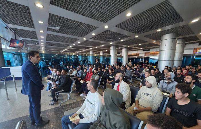 قائد
      الأركان
      الجزائري:
      التفوق
      العسكري
      لا
      يقاس
      بنوعية
      السلاح
      بل
      بالقدرة
      على
      الصمود