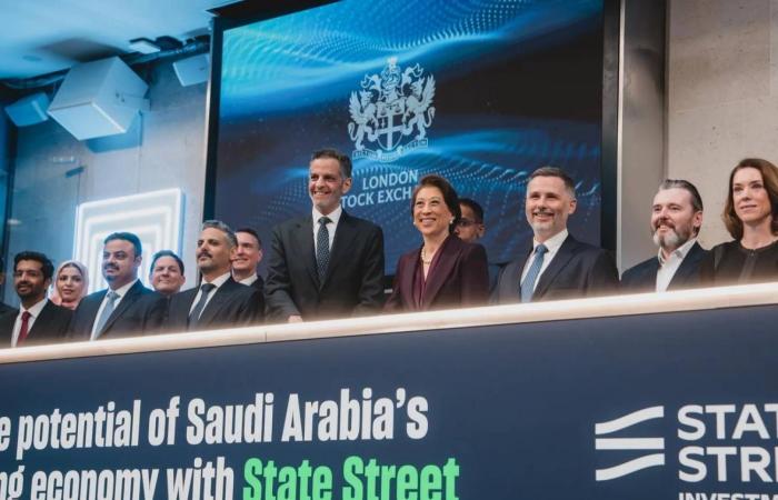 المستثمرون
      الدوليون
      يعززون
      رهاناتهم
      على
      السعودية
      بدعم
      الإصلاحات
      الاقتصادية