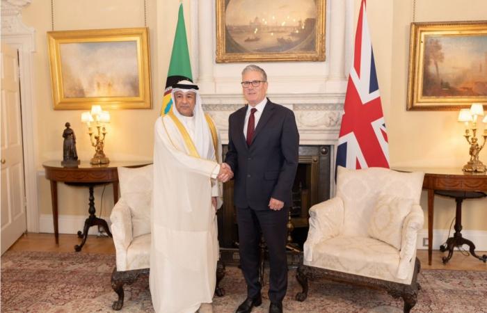  الأمين العام لمجلس التعاون يبحث مع رئيس وزراء المملكة المتحدة التطورات الإقليمية