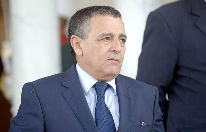 ملف
      «الأموال
      المنهوبة»
      يتصدر
      جهود
      الانفراجة
      بين
      الجزائر
      وفرنسا