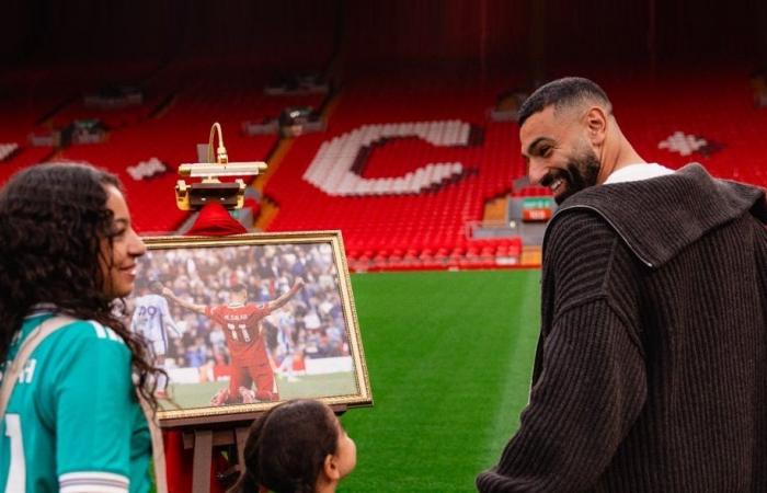 محمد صلاح يودع "أنفيلد" بطريقته الخاصة