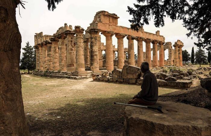 البرهان
      يمنح
      السفير
      السعودي
      وسام
      النيلين
      من
      الطبقة
      الأولى
