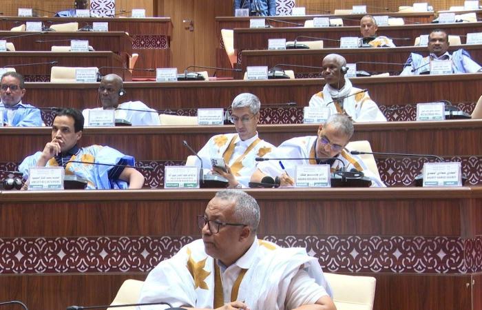 موريتانيا:
      إقالة
      مسؤول
      حكومي
      انتقد
      سجن
      ناشطين
      معارضين