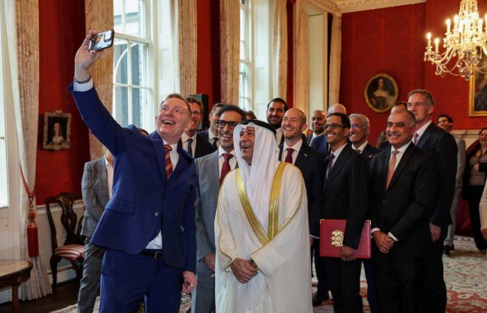 النفط
      يرتفع
      بأكثر
      من
      1
      %
      مع
      تعقد
      محادثات
      السلام