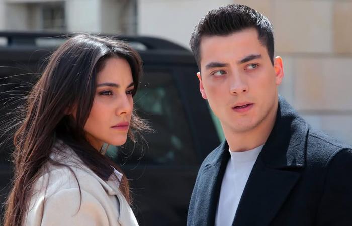 "كايا" و"زيرين" نجما مسلسل "المدينة البعيدة" يعيشان قصة حب