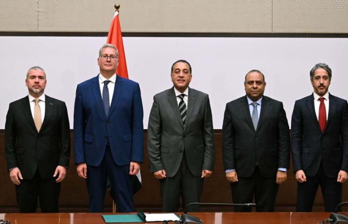 قطر للطاقة توقع مذكرة تفاهم للتعاون مع مصر في مجال الغاز 