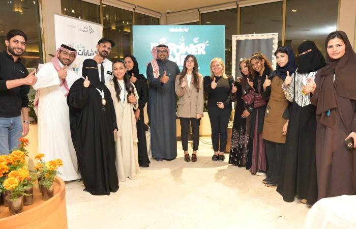 «ستاربكس»
      و«إنجاز»
      و«إنسان»
      تتعاون
      في
      برنامج
      «مكنّي»
      لدعم
      الشباب