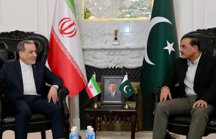 إعلام رسمي: قائد الجيش الباكستاني يتوجه إلى إيران في زيارة جديدة