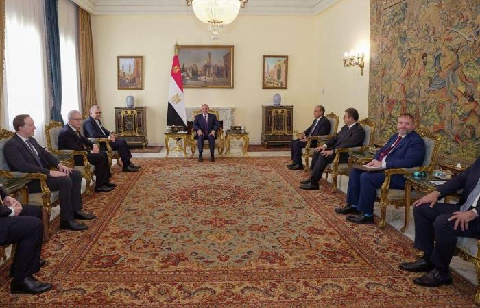 توترات
      «المنفذ
      البحري»
      بين
      مصر
      وإثيوبيا...
      ماذا
      تعني
      لملف
      «سد
      النهضة»؟
