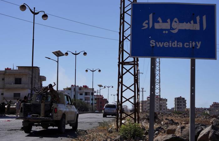 الجيش
      الإسرائيلي
      ينذر
      بإخلاء
      مبنيين
      في
      منطقة
      صور
      بجنوب
      لبنان