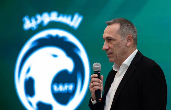 دونيس:
      أريد
      منتخباً
      شغوفاً
      في
      كأس
      العالم
      2026