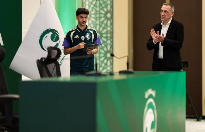 دونيس:
      أريد
      منتخباً
      شغوفاً
      في
      كأس
      العالم
      2026