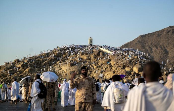 السعودية تدشن مشروع تكييف جبل عرفة