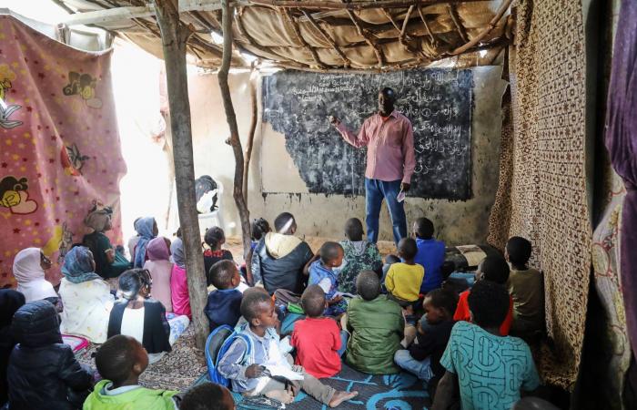 الجيش
      السوداني
      يستعيد
      منطقة
      استراتيجية
      على
      تخوم
      الكرمك
      في
      النيل
      الأزرق