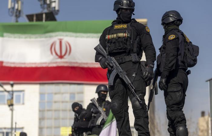"بلادنا لن تتراجع".. ماذا قال الأمين الجديد لمجلس الأمن القومي الإيراني في أول رسائله إلى الإيرانيين؟