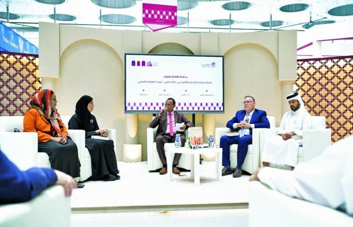 متحدثون في الصالون الثقافي: التحولات الرقمية صنعت واقعاً إعلامياً جديداً بالخليج
