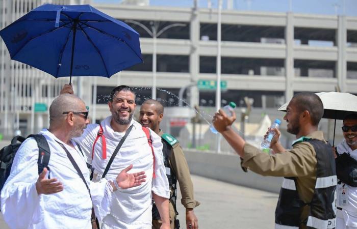 رجال
      أمن
      المشاعر
      المقدسة...
      سواعد
      تحمي
      وتحن
      على
      ضيوف
      الرحمن