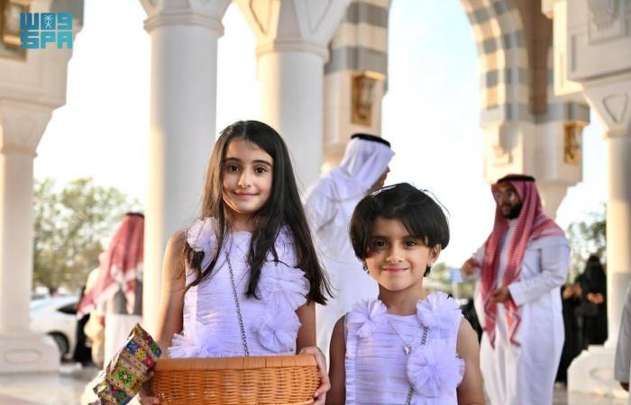 عيد
      الأضحى
      في
      السعودية...
      طقوس
      متوارثة
      وفرح
      متجدد