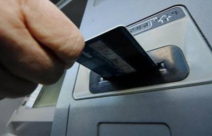 الرئيس
      التونسي
      يلقي
      باللوم
      على
      شبكات
      المضاربة
      في
      ارتفاع
      الأسعار