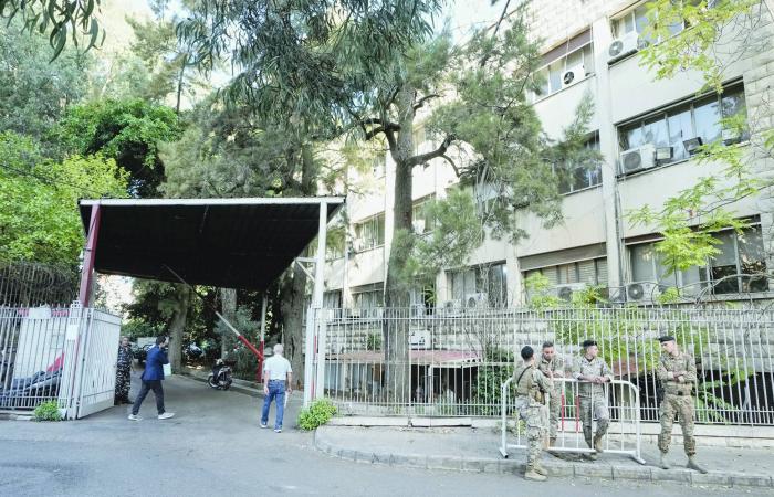 شهادات
      3
      ضباط
      كبار:
      فضل
      شاكر
      لم
      يشارك
      في
      قتال
      الجيش
      اللبناني