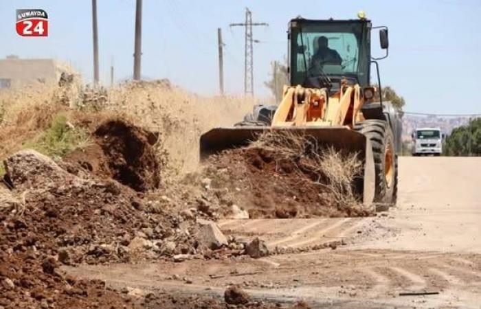 دمشق
      لإعادة
      افتتاح
      الطريق
      بين
      ريف
      السويداء
      الغربي
      والمدينة
      بعد
      عيد
      الأضحى