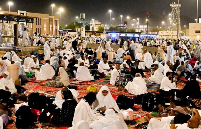  حجاج بيت الله الحرام يستقرون في مشعر مزدلفة