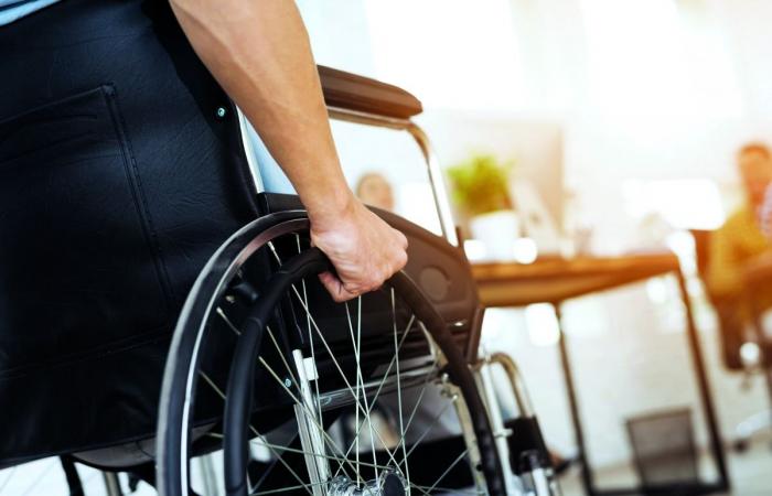 غياب المداخل المخصصة لذوي الإعاقة في بعض المجمعات